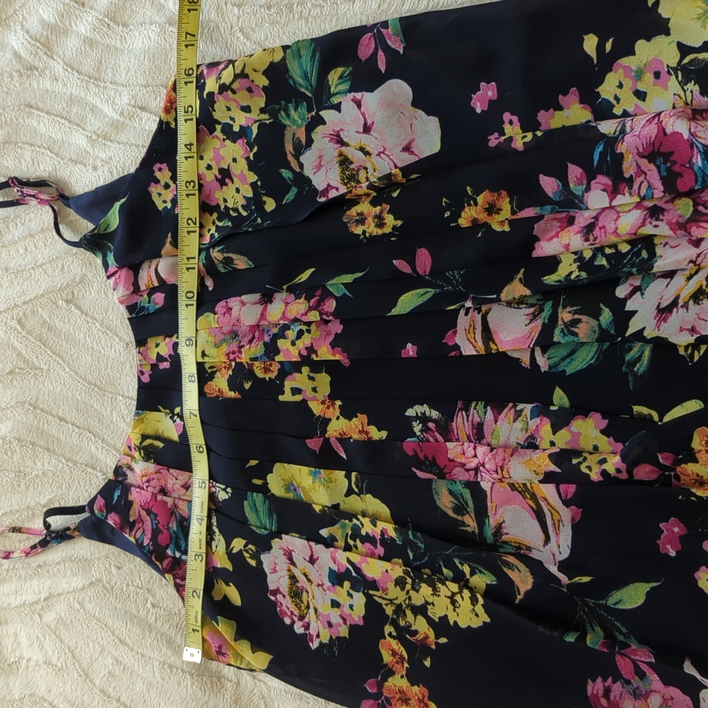 Doe & Rae Floral Tank - Picture 9 of 10